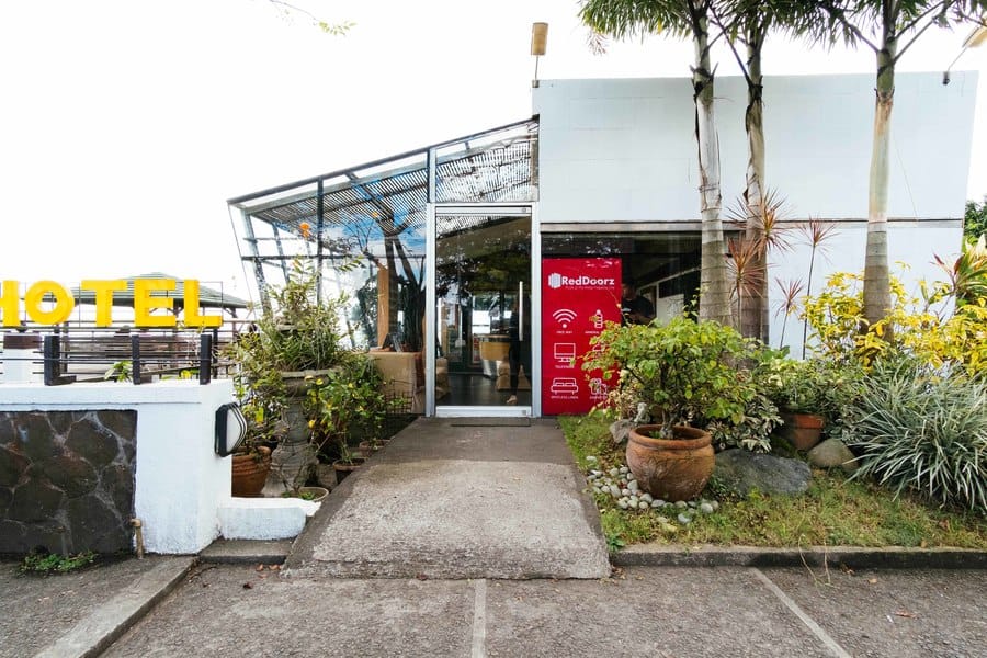 RedDoorz Plus @ The Ridge Tagaytay