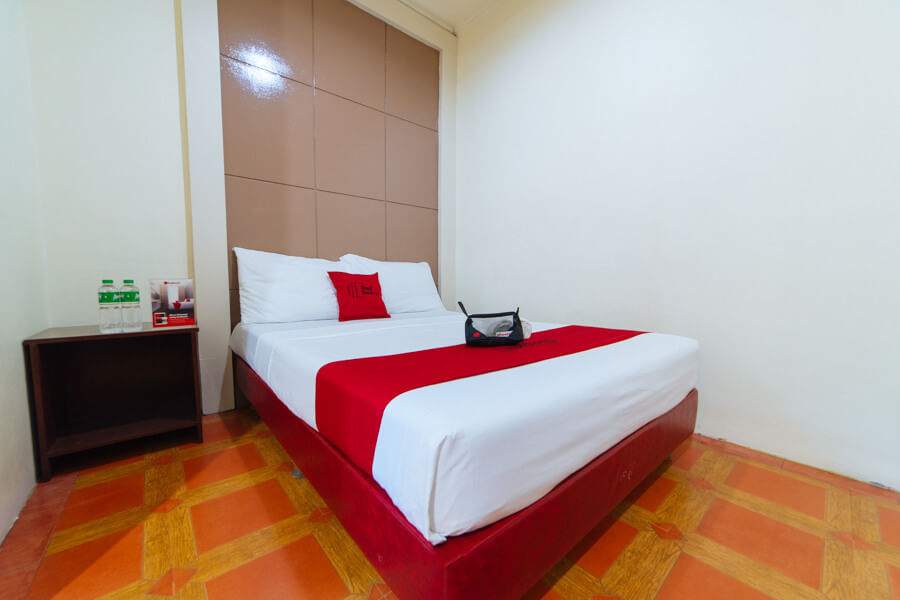 Book RedDoorz near Walking Street Angeles City only at RedDoorz