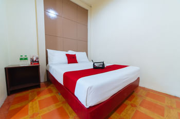 RedDoorz near Walking Street Angeles City