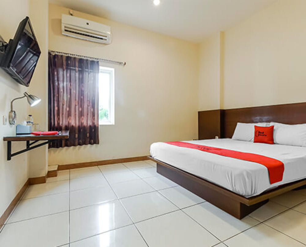 RedDoorz Room