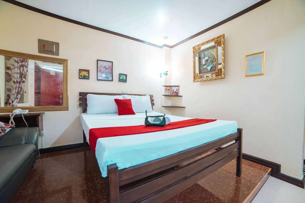 RedDoorz Family Room