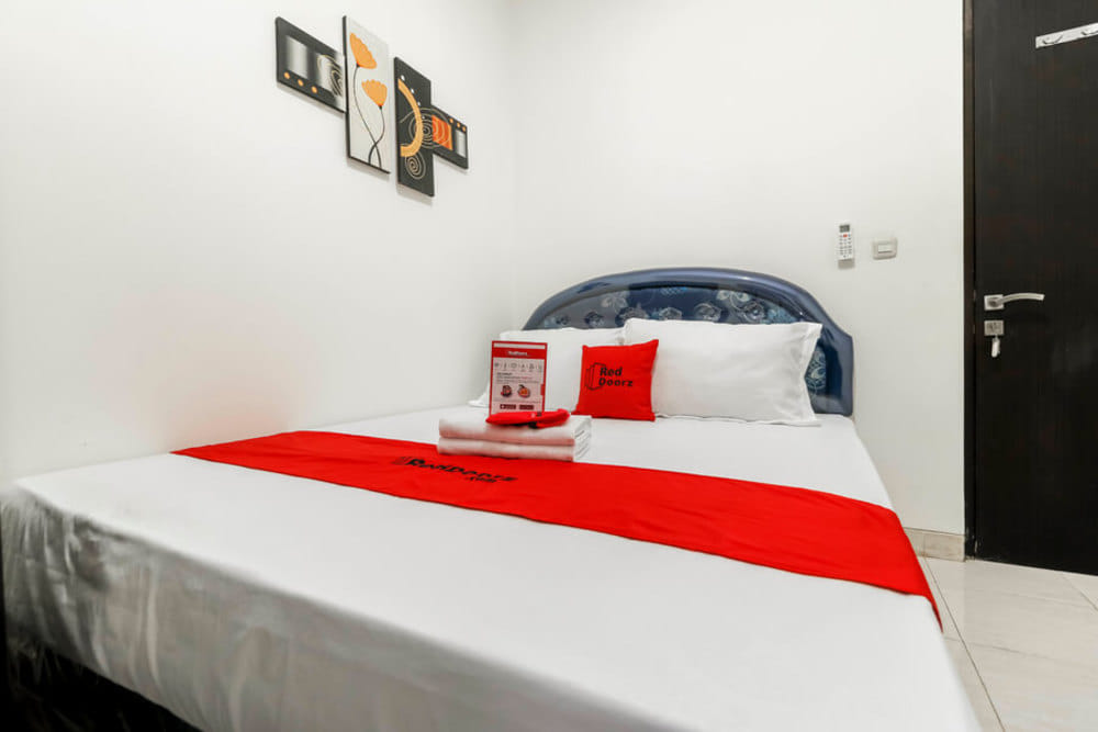 RedDoorz Room