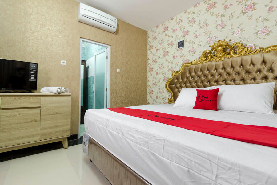 RedDoorz Plus @ Cipete Damai