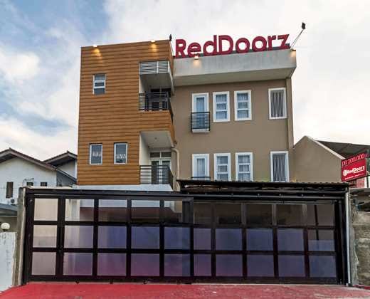 RedDoorz Plus @ Cipete Damai