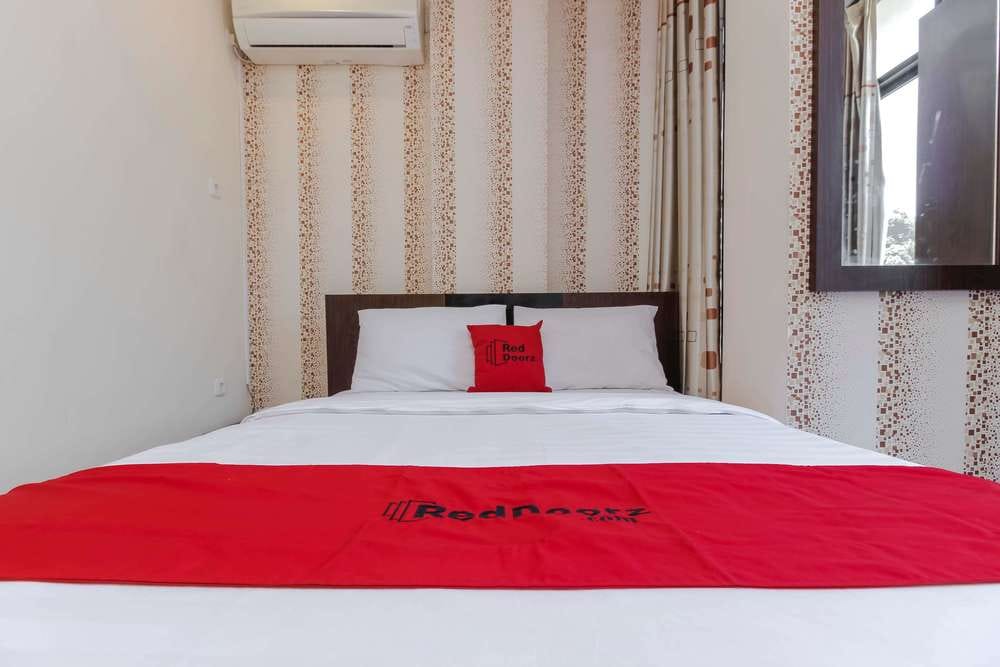 RedDoorz Room