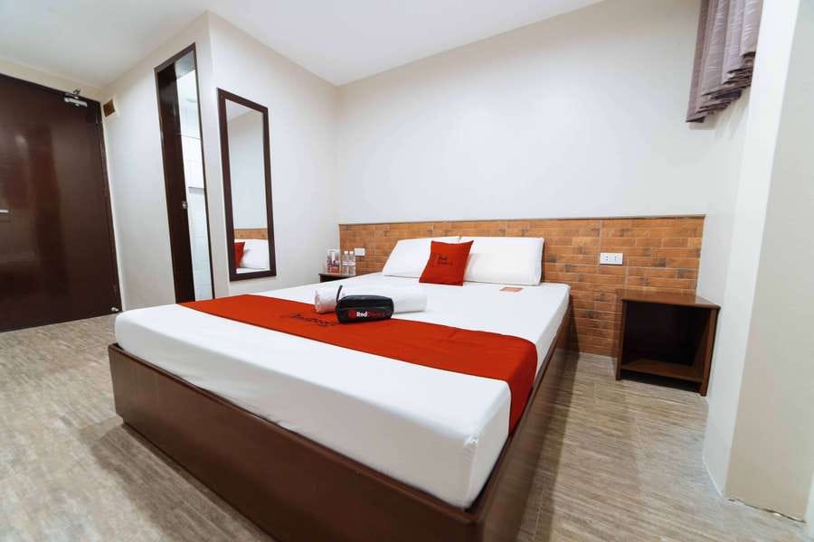 RedDoorz @ Travelers Inn Bajada Davao City