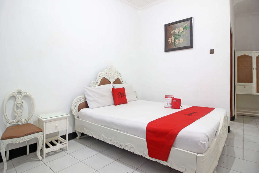 RedDoorz Plus @ Taman Siswa 3
