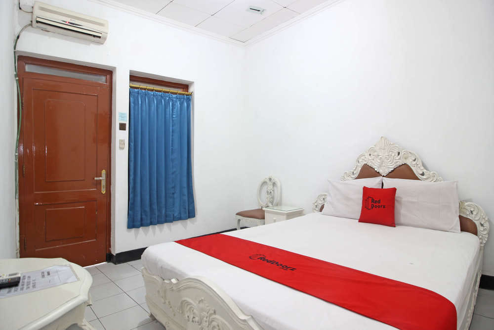 RedDoorz Room